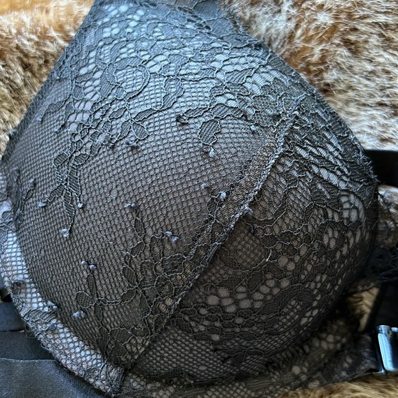 Victoria’s Secret Push-Up Bra - Picture 3 of 13